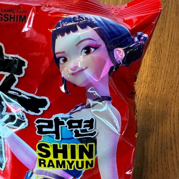 K-POP Demon Hunters Zoey Ramen Noodles Collectible Packet Kpop Huntrix Netflix - Picture 3 of 4